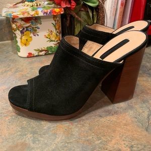 Frye Company black suede Karissa mules